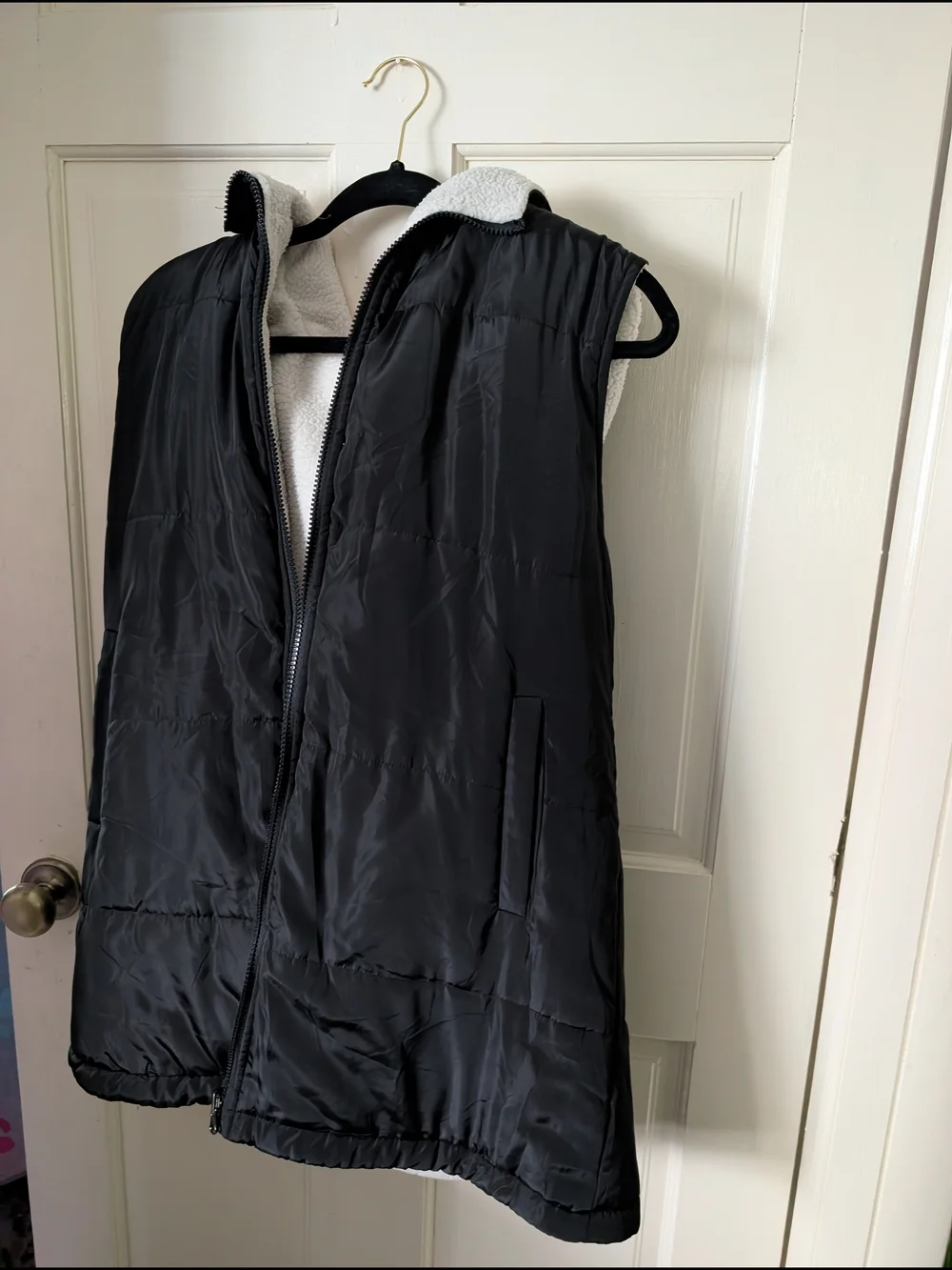 Source Unknown Black Quilted Hooded Vest with Sherpa Lining